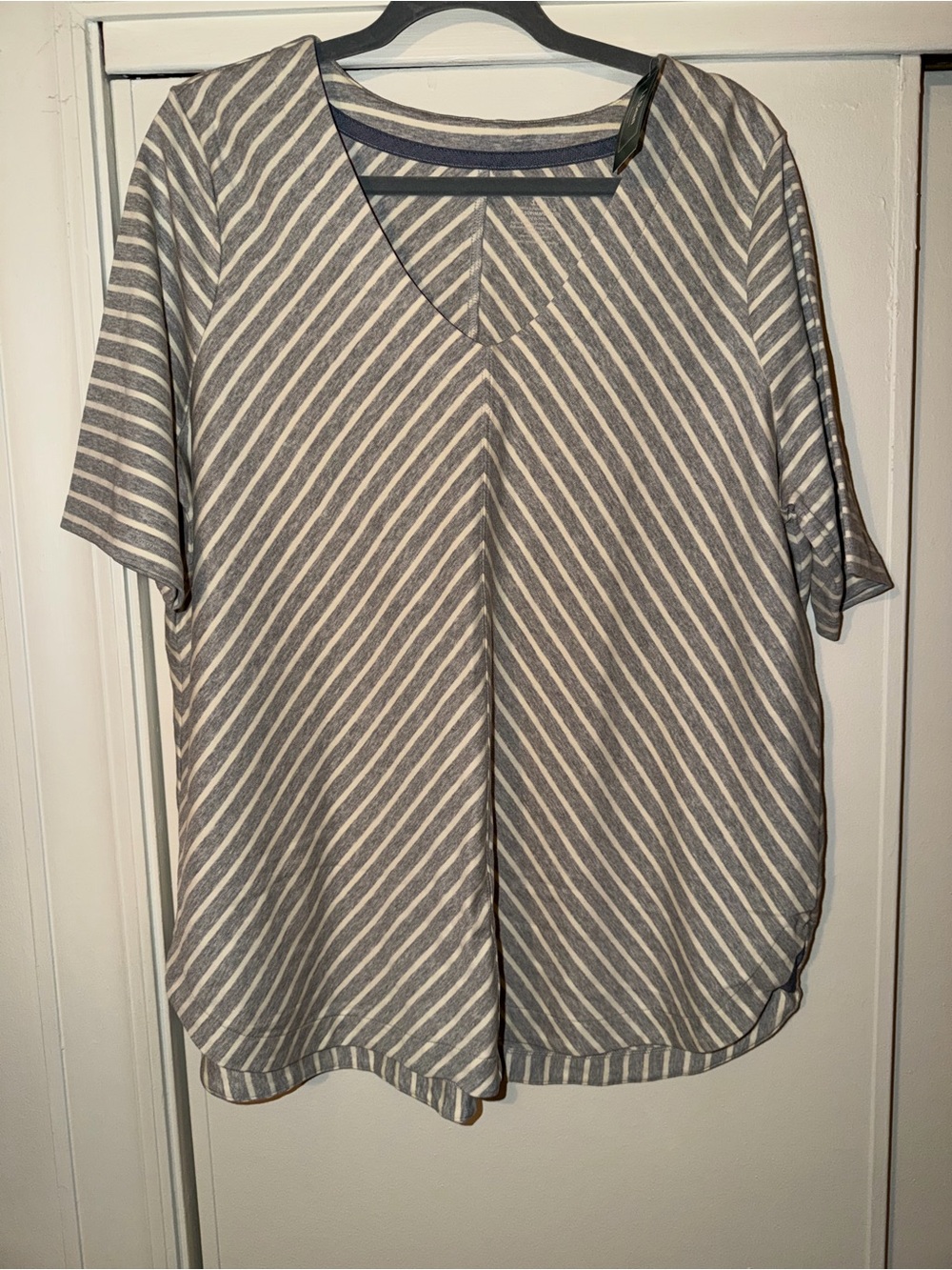 Striped V-Neck Short Sleeve Top - Gray & White